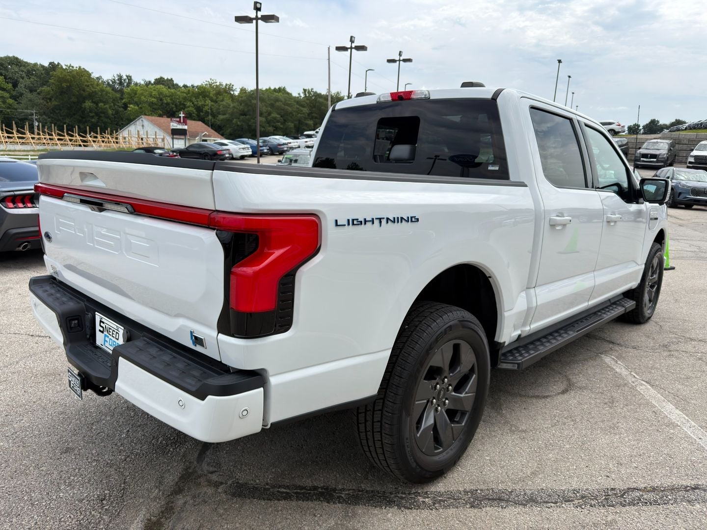 2023 Ford F-150 Lightning LARIAT