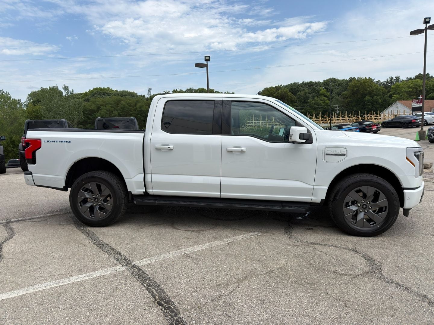 2023 Ford F-150 Lightning LARIAT