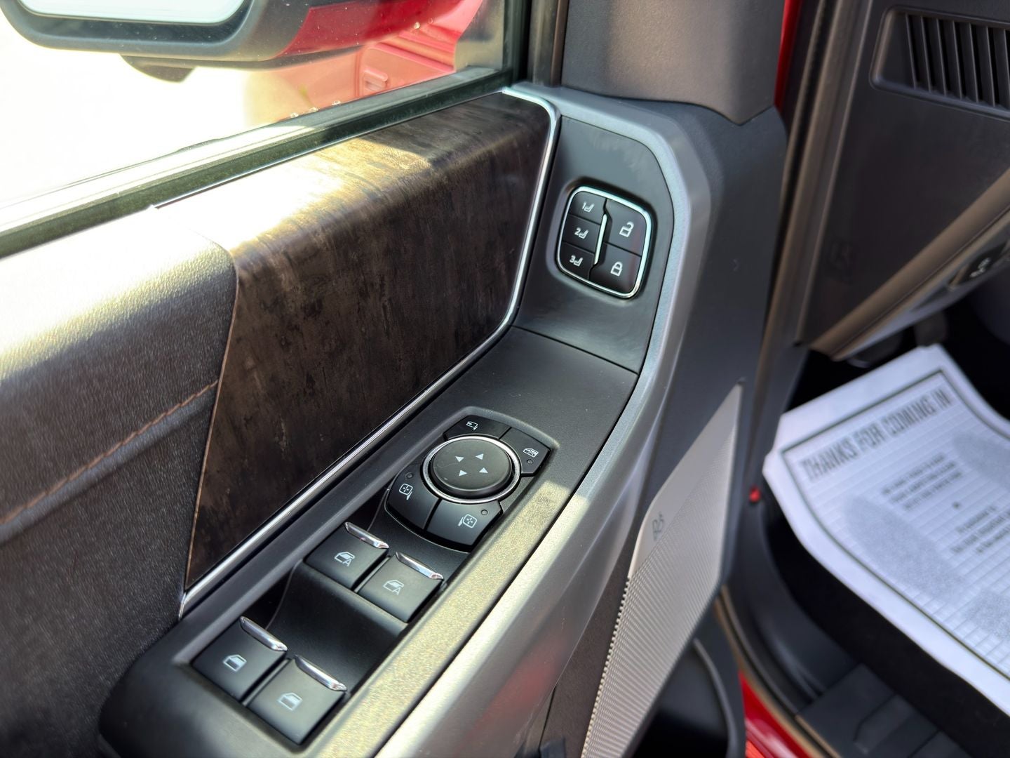 2023 Ford F-150 Lightning LARIAT