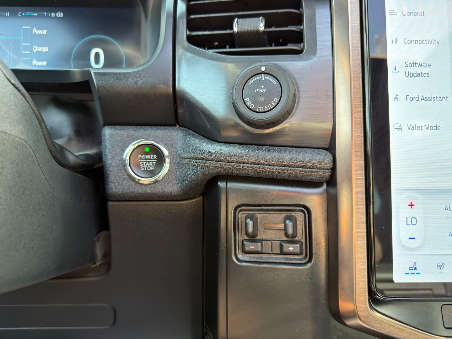 2023 Ford F-150 Lightning LARIAT