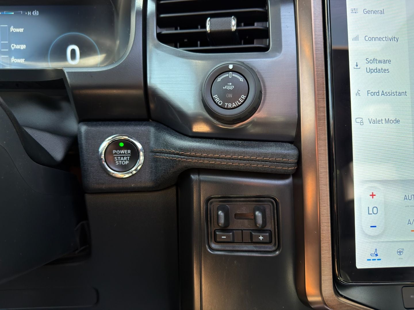 2022 Ford F-150 Lightning LARIAT