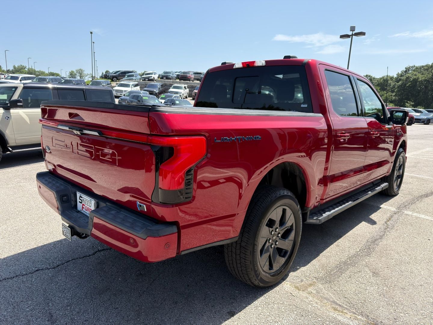 2022 Ford F-150 Lightning LARIAT