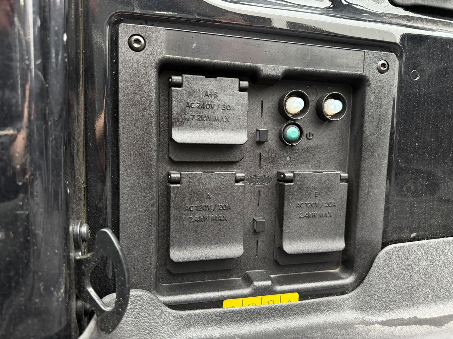 2023 Ford F-150 Lightning LARIAT