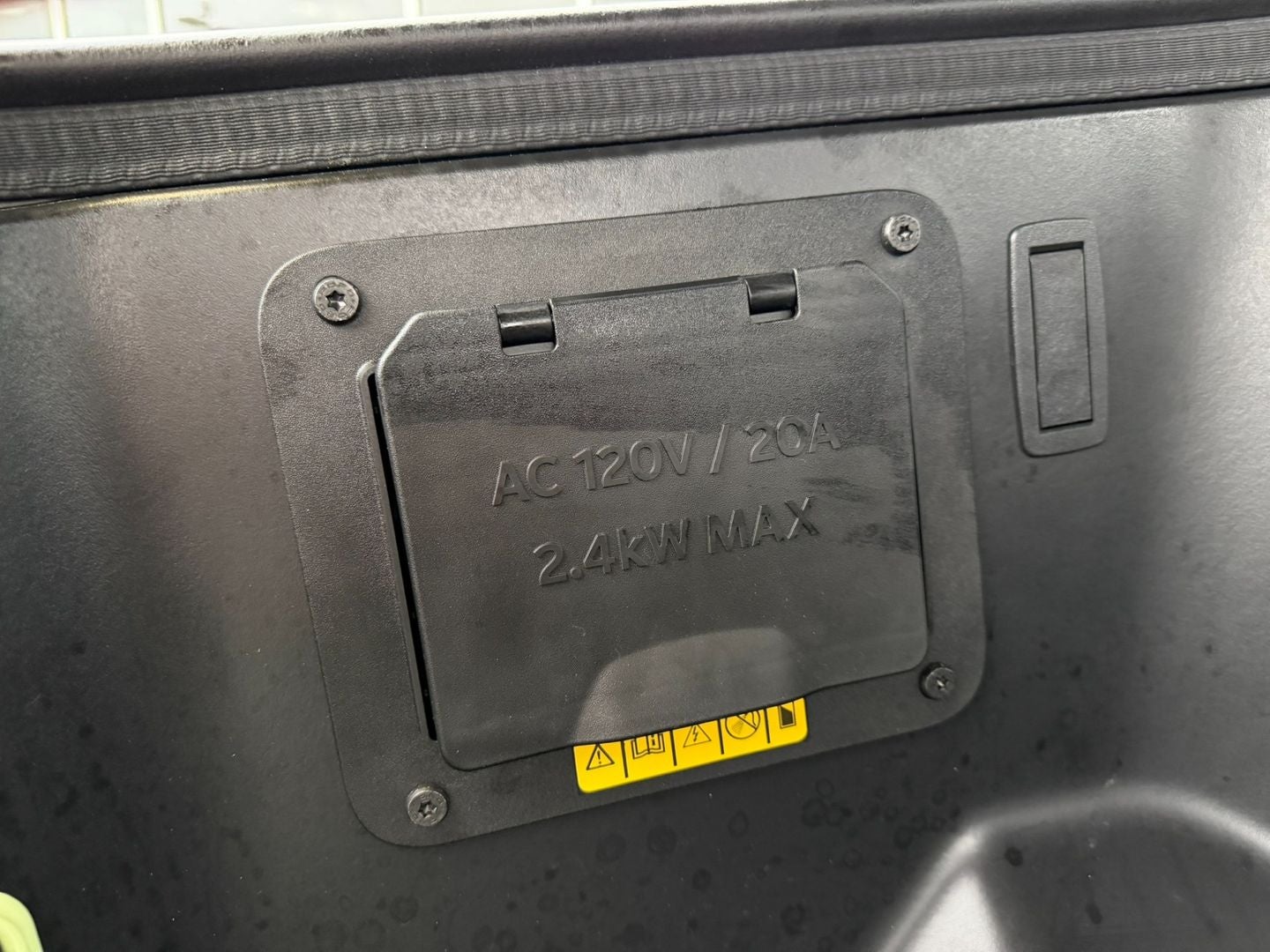 2023 Ford F-150 Lightning LARIAT