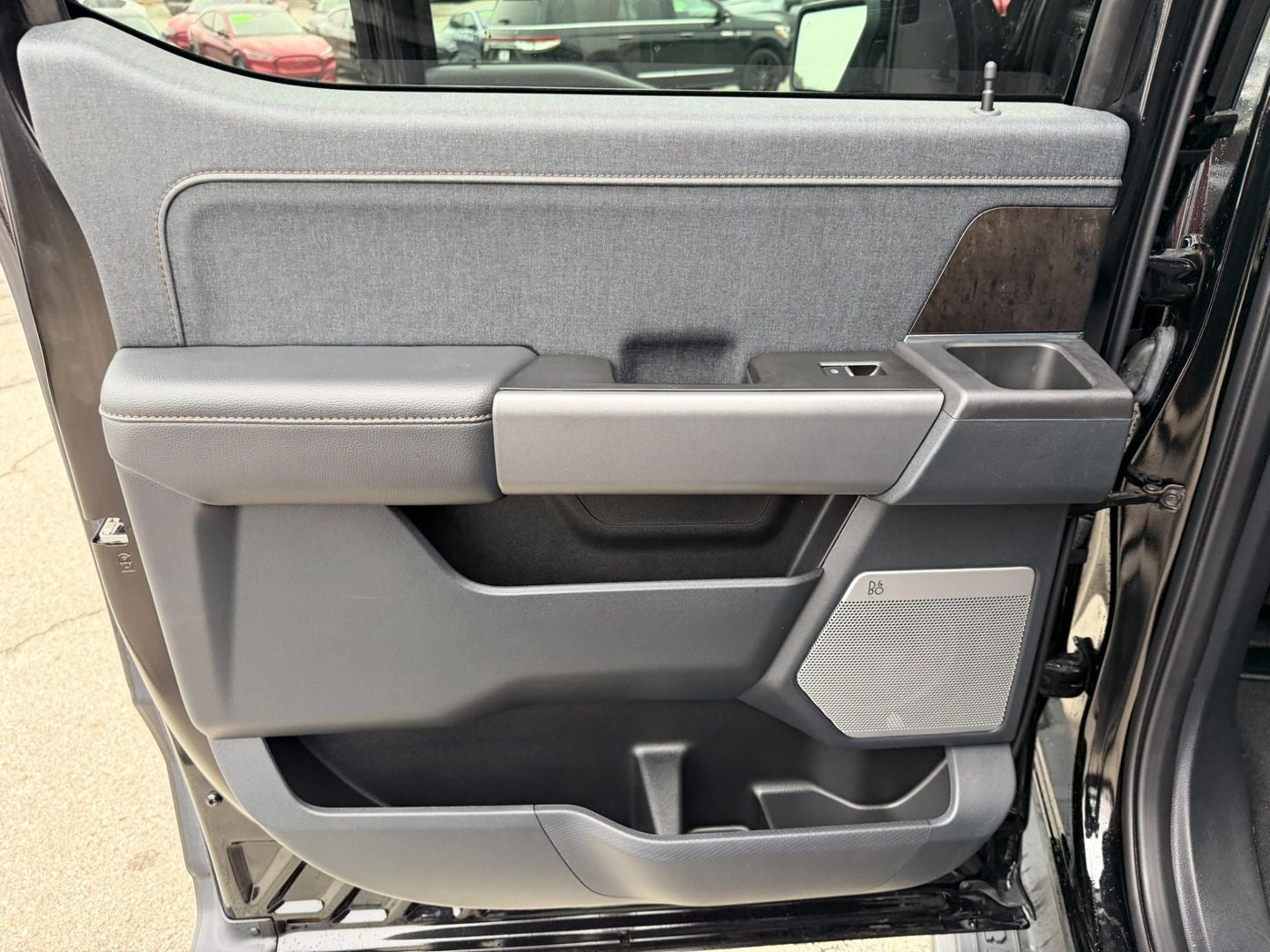 2023 Ford F-150 Lightning LARIAT