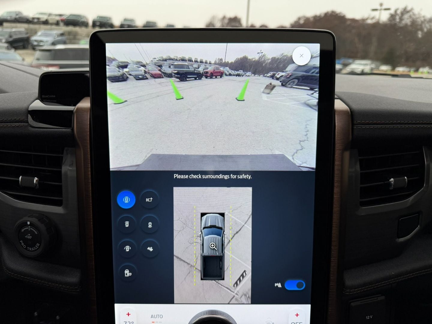 2023 Ford F-150 Lightning LARIAT