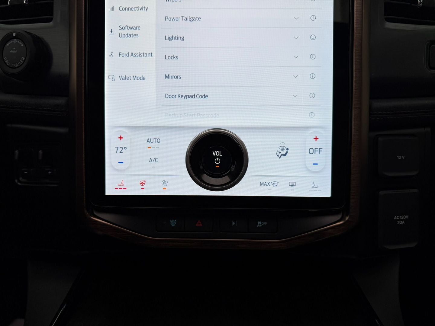 2023 Ford F-150 Lightning LARIAT