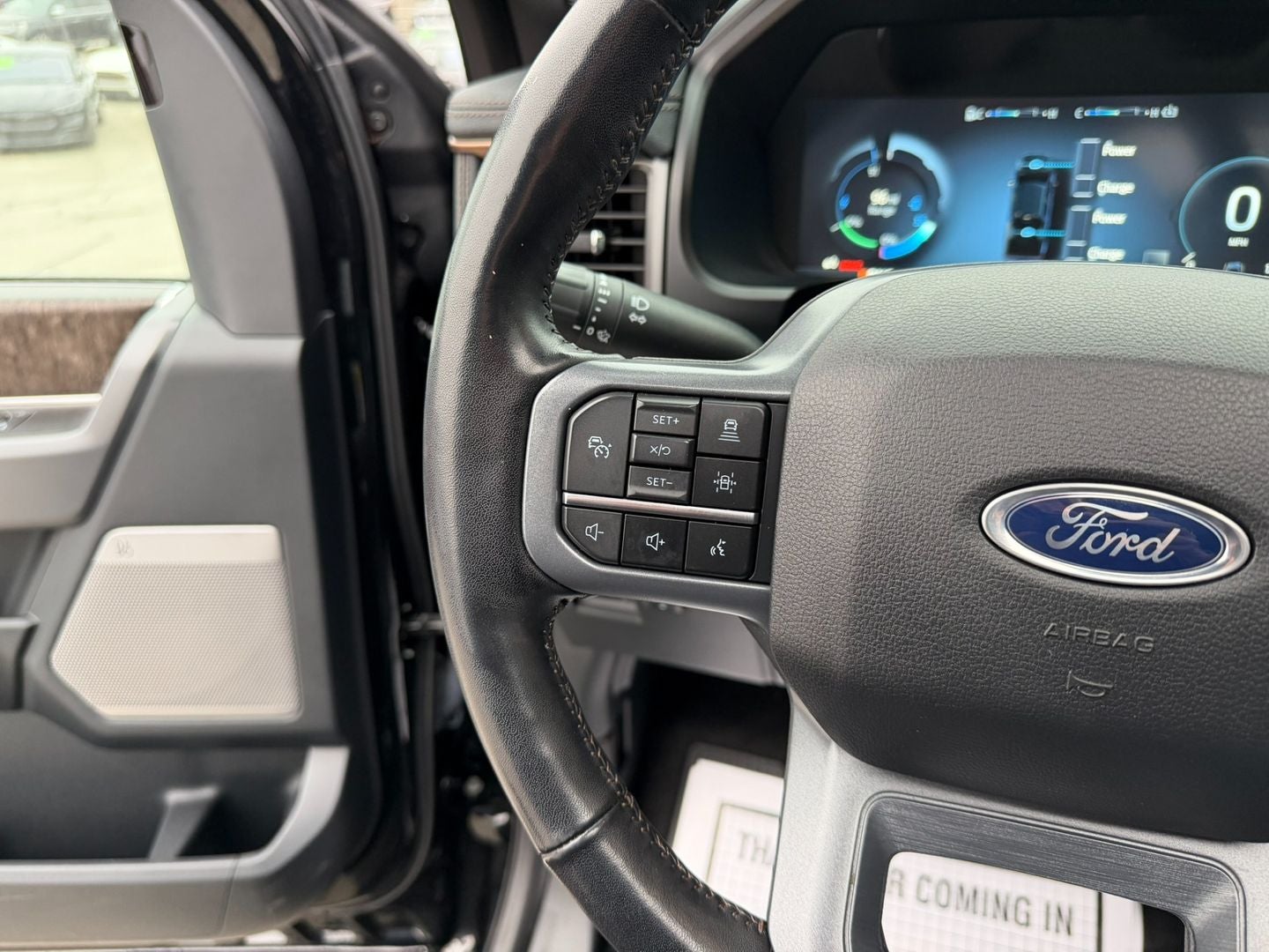 2023 Ford F-150 Lightning LARIAT