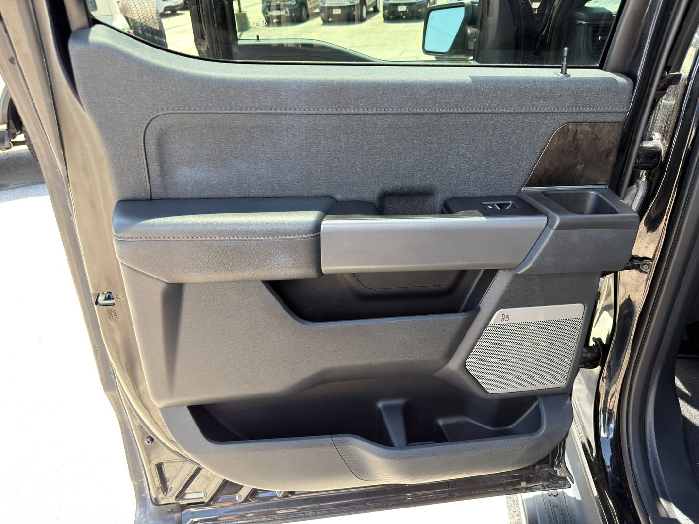 2023 Ford F-150 Lightning LARIAT