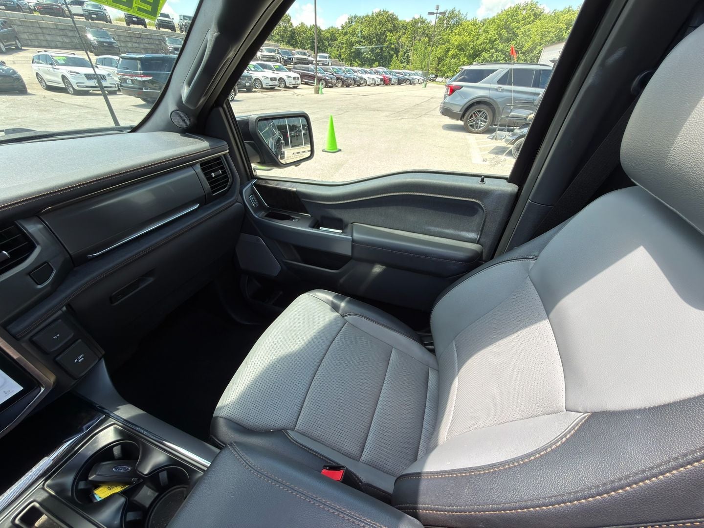 2023 Ford F-150 Lightning LARIAT