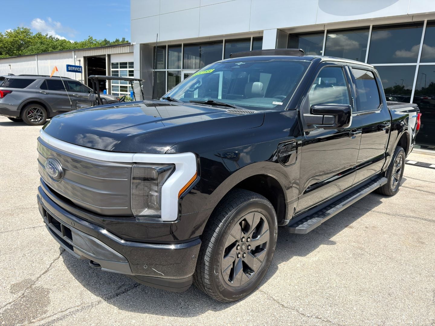 2023 Ford F-150 Lightning LARIAT