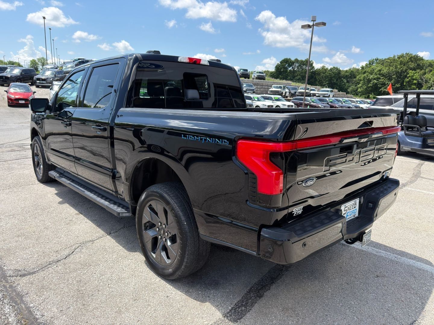 2023 Ford F-150 Lightning LARIAT