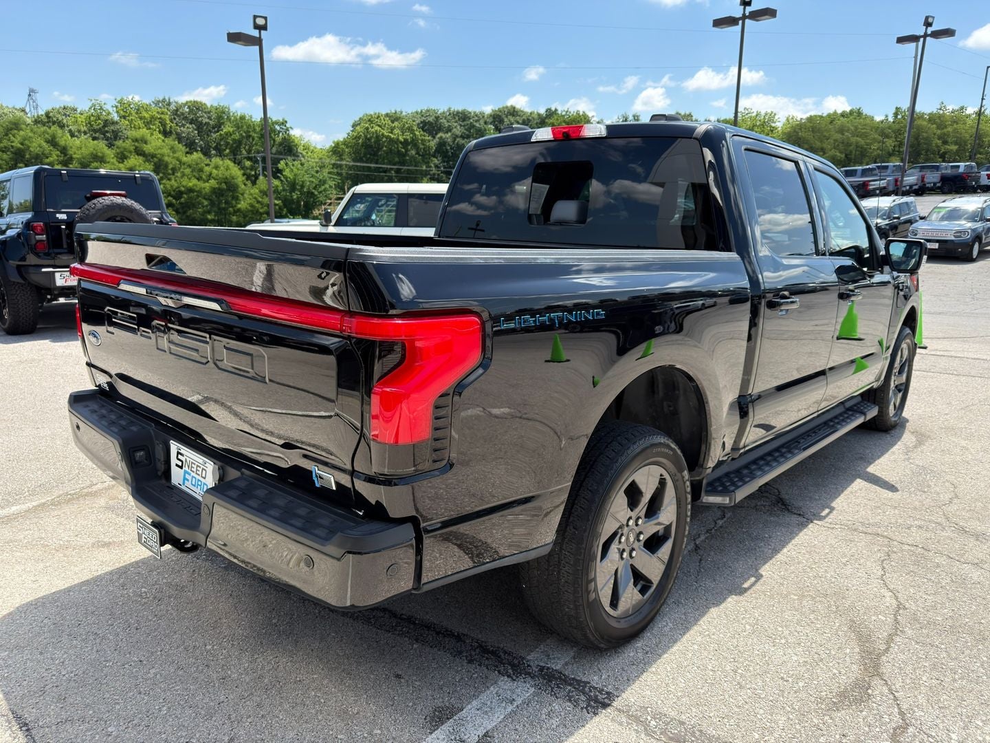 2023 Ford F-150 Lightning LARIAT