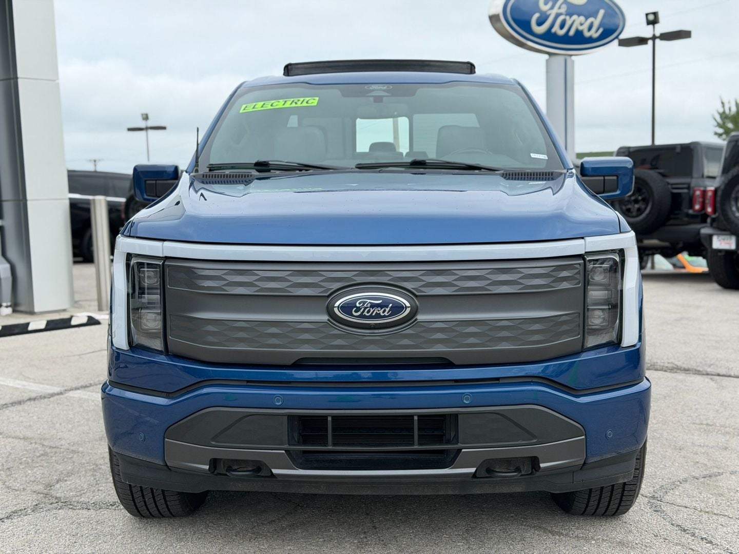 Used 2022 Ford F-150 Lightning Lariat with VIN 1FTVW1EVXNWG04044 for sale in Kansas City