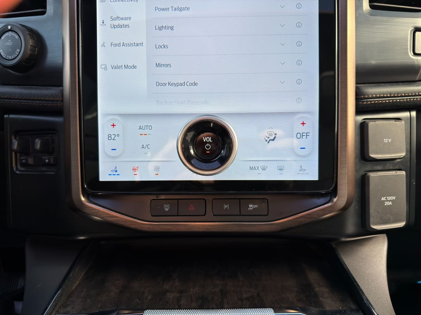 2023 Ford F-150 Lightning LARIAT