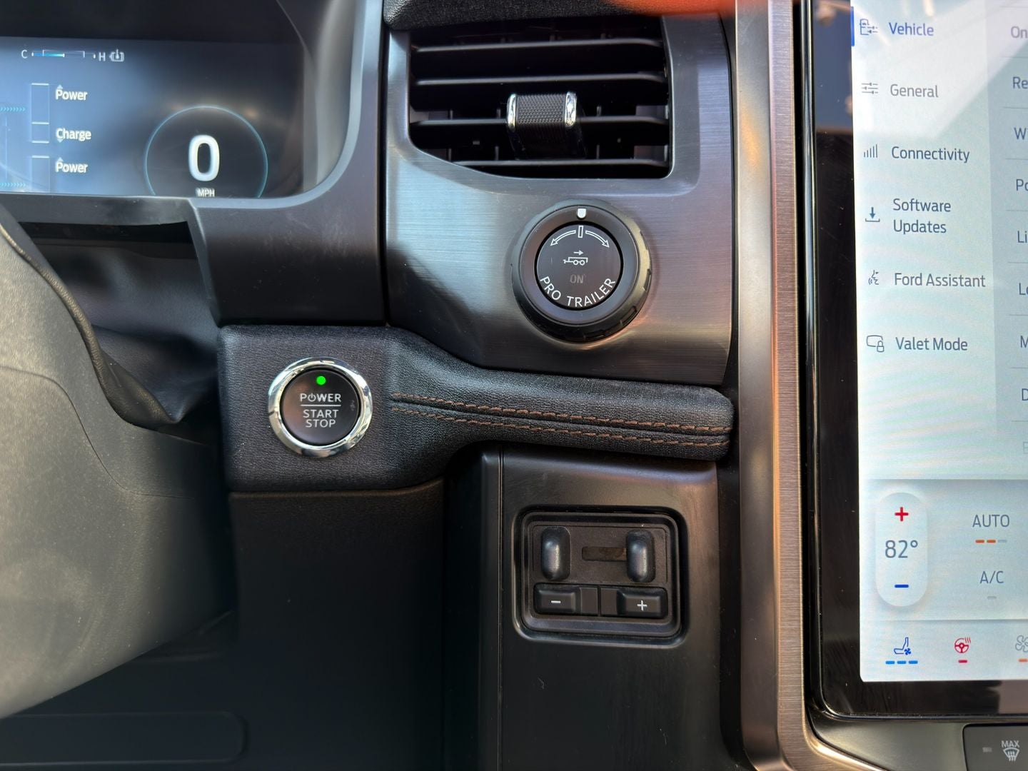 2023 Ford F-150 Lightning LARIAT