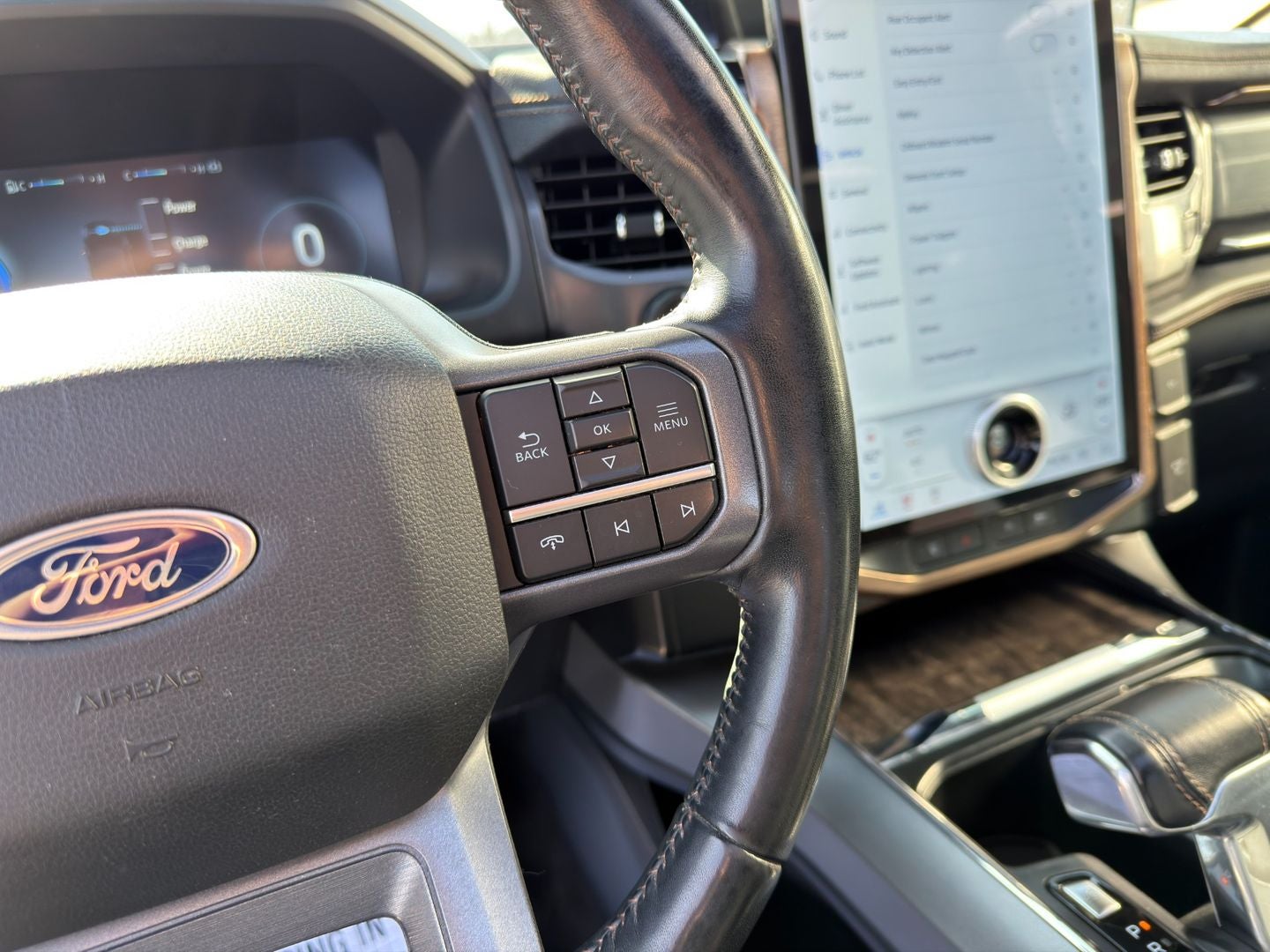 2023 Ford F-150 Lightning LARIAT