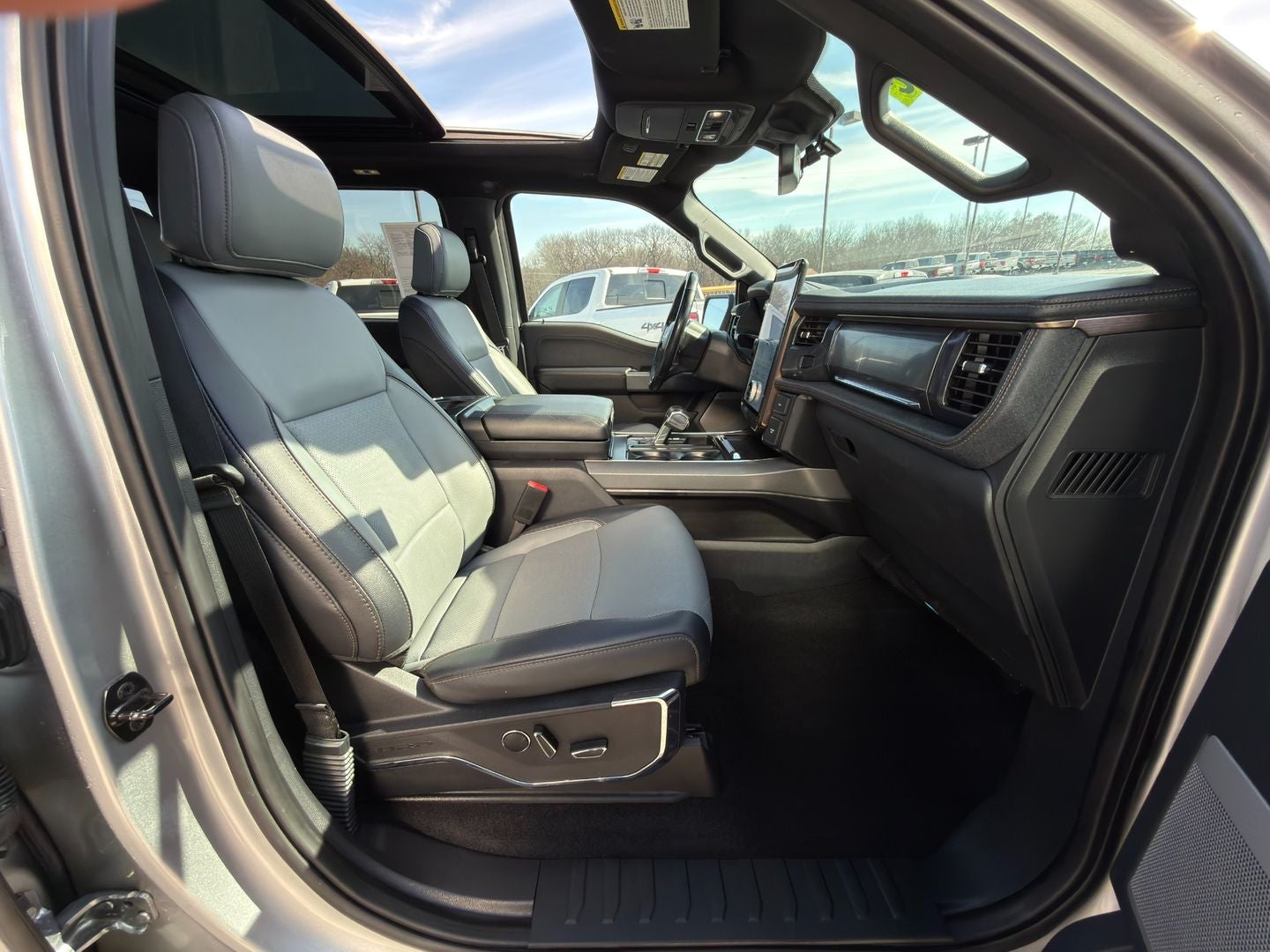 2023 Ford F-150 Lightning LARIAT