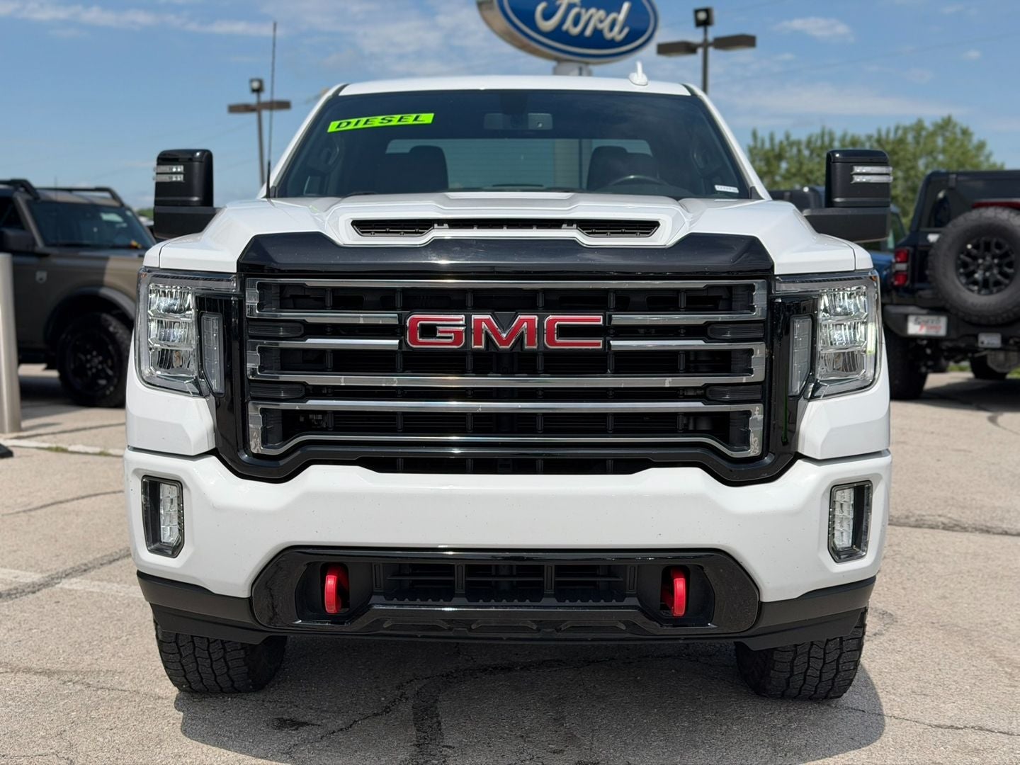 Used 2022 GMC Sierra 2500HD AT4 with VIN 1GT49PEY5NF138541 for sale in Kansas City