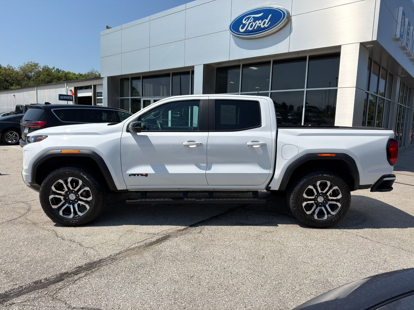 2024 GMC Canyon 4WD AT4