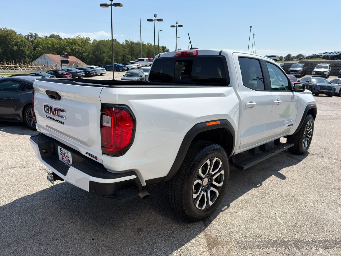 2024 GMC Canyon 4WD AT4