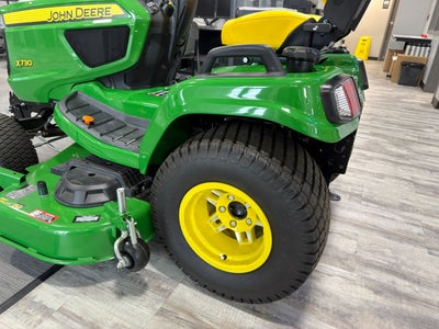 2024 John Deere X730 Base