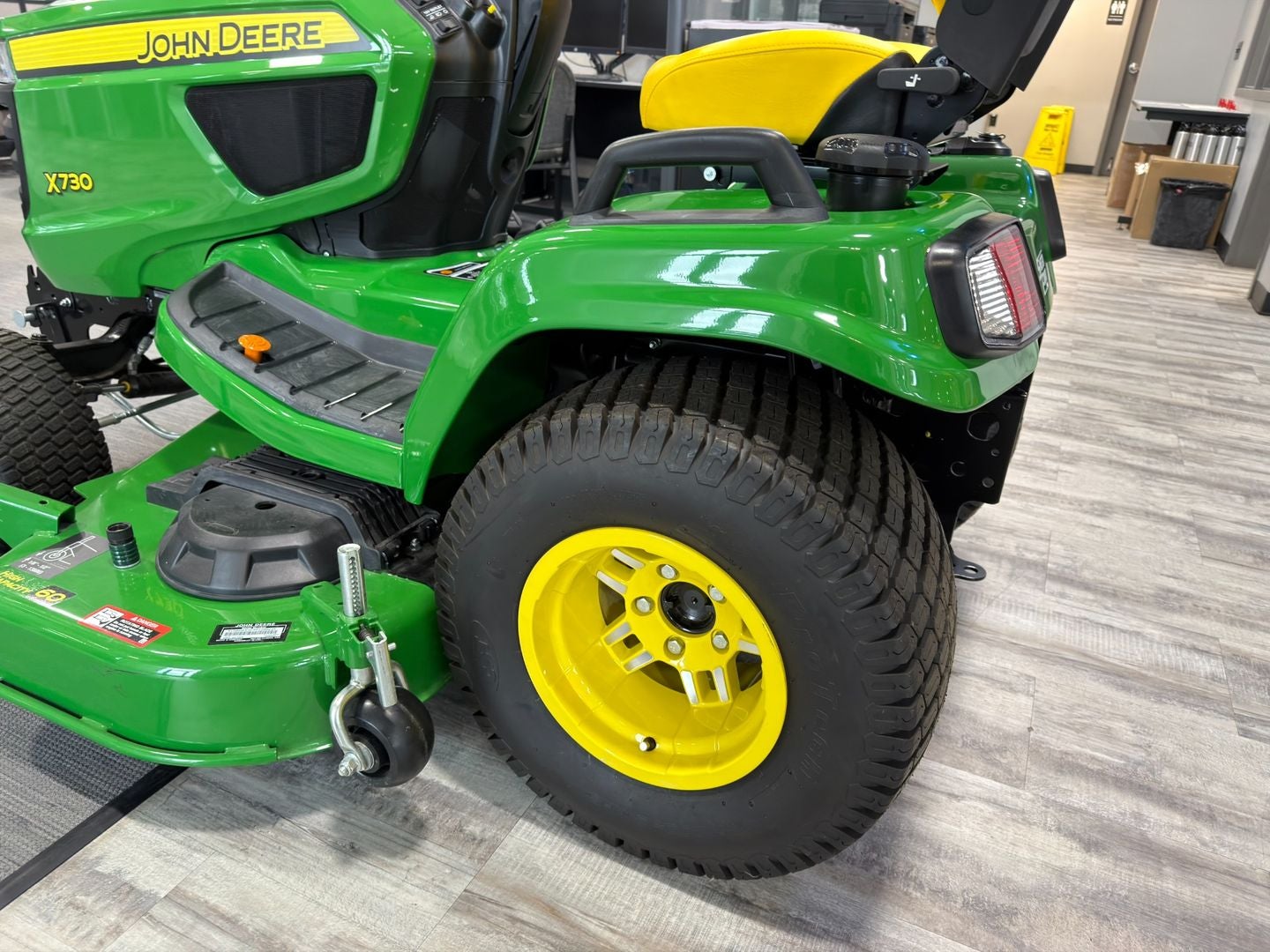 2024 John Deere X730 Base