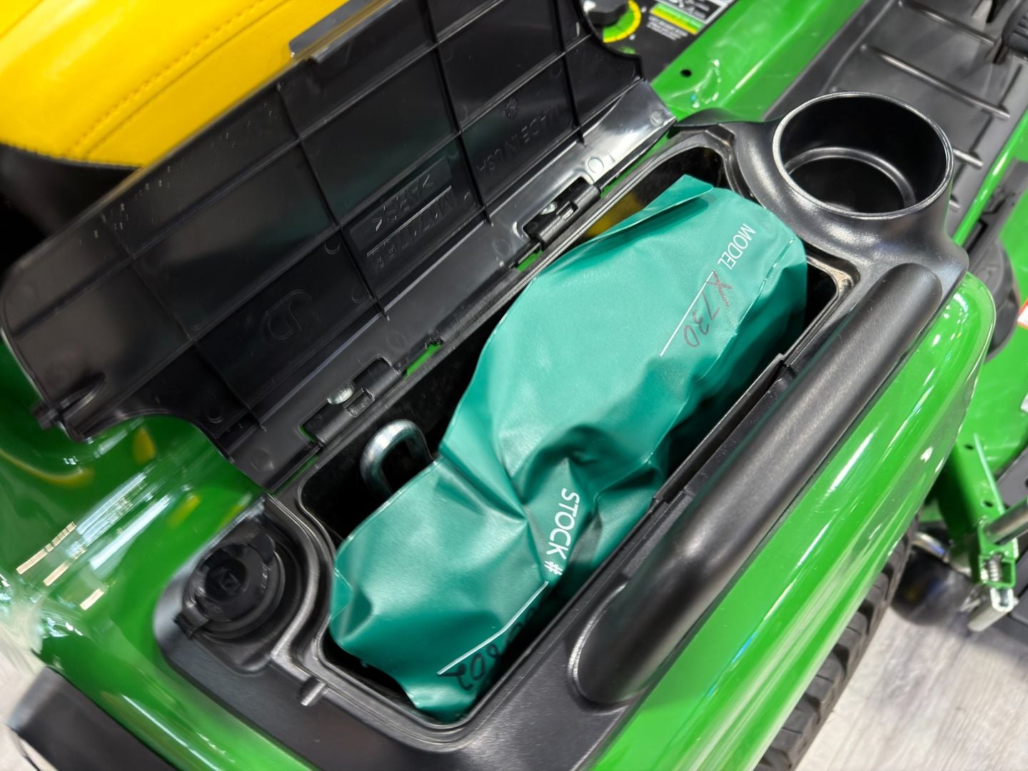 2024 John Deere X730 Base