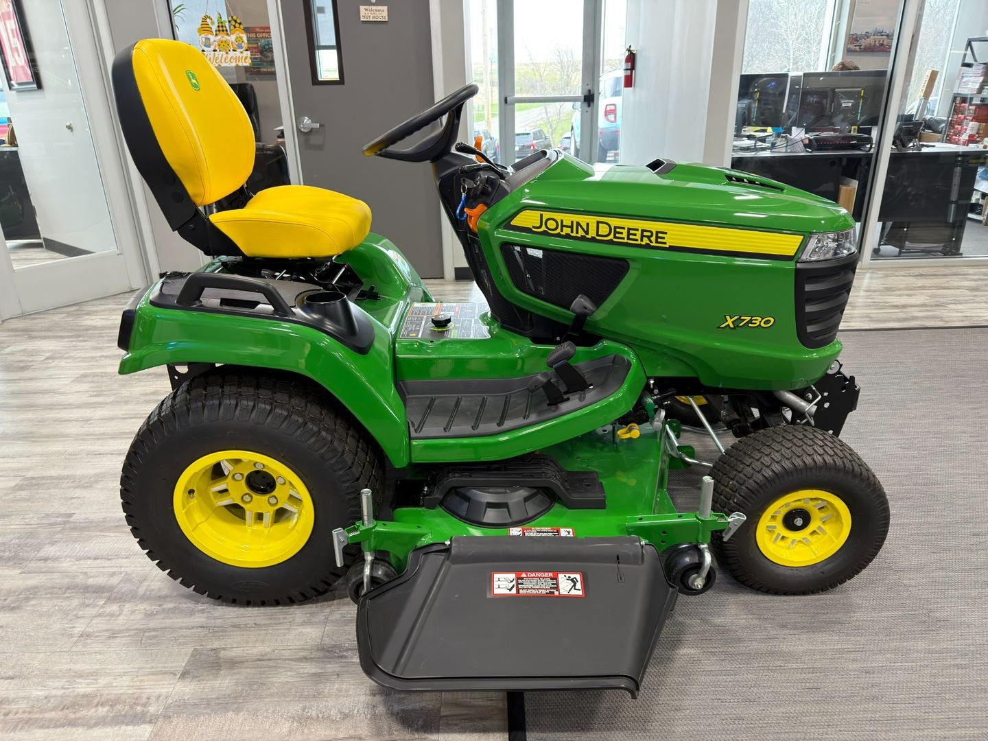 2024 John Deere X730 Base