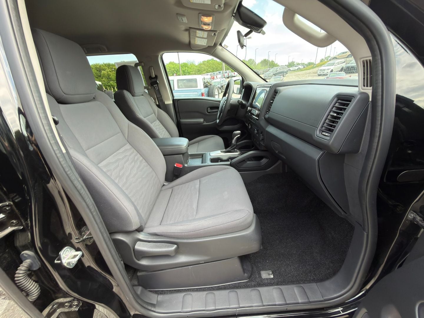 2022 Nissan Frontier S