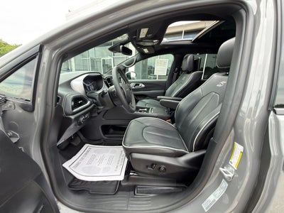 2025 Chrysler Pacifica Limited