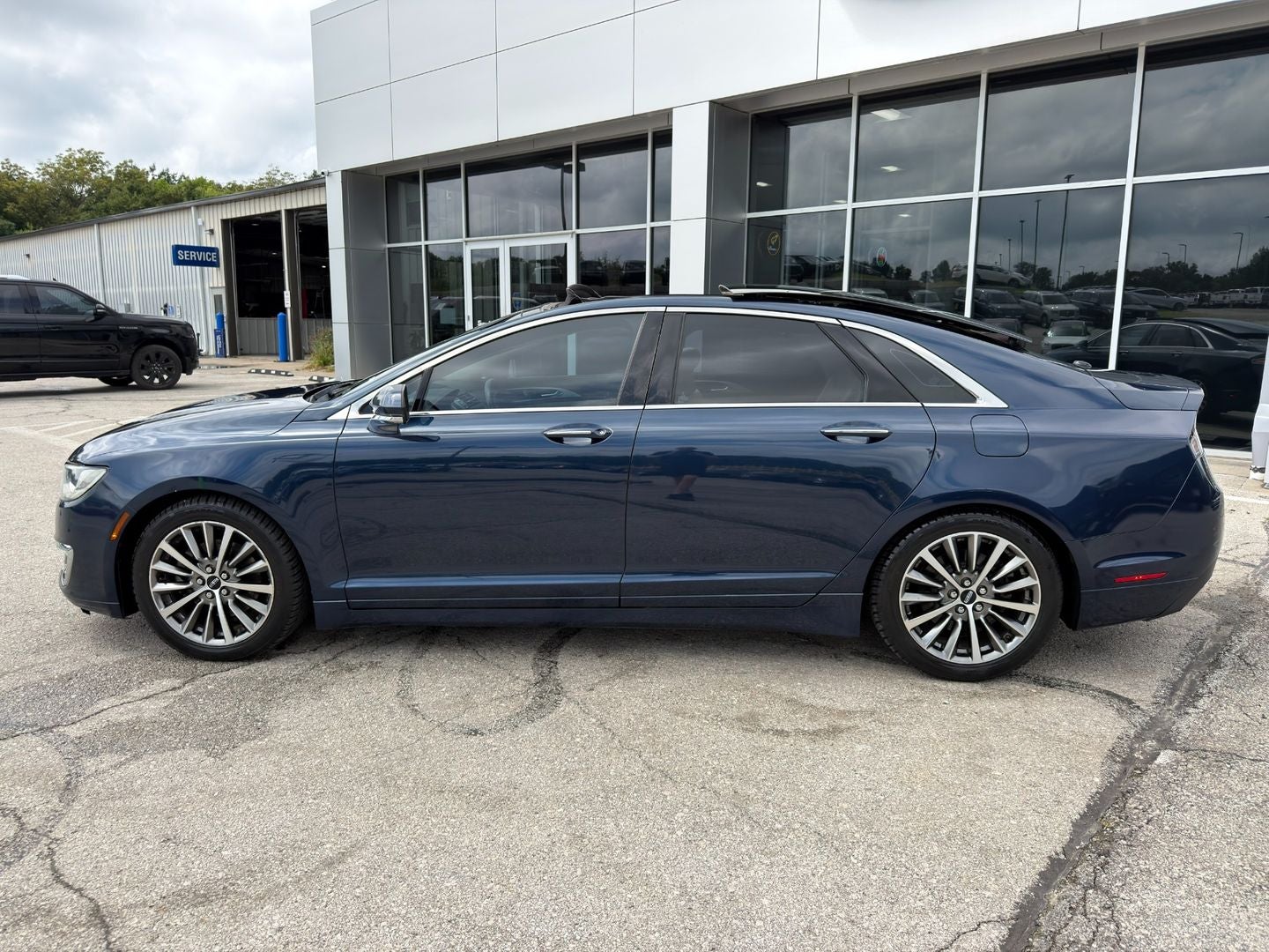 2017 Lincoln MKZ Select