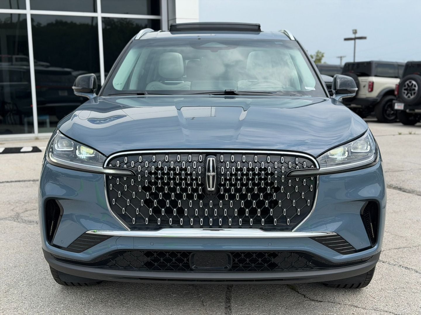 Used 2025 Lincoln Aviator Reserve with VIN 5LM5J7XC4SGL23661 for sale in Kansas City