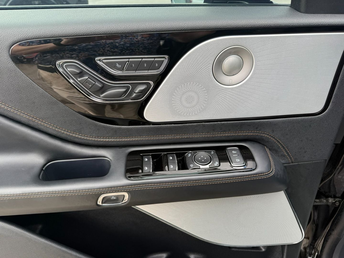 2025 Lincoln Aviator Black Label