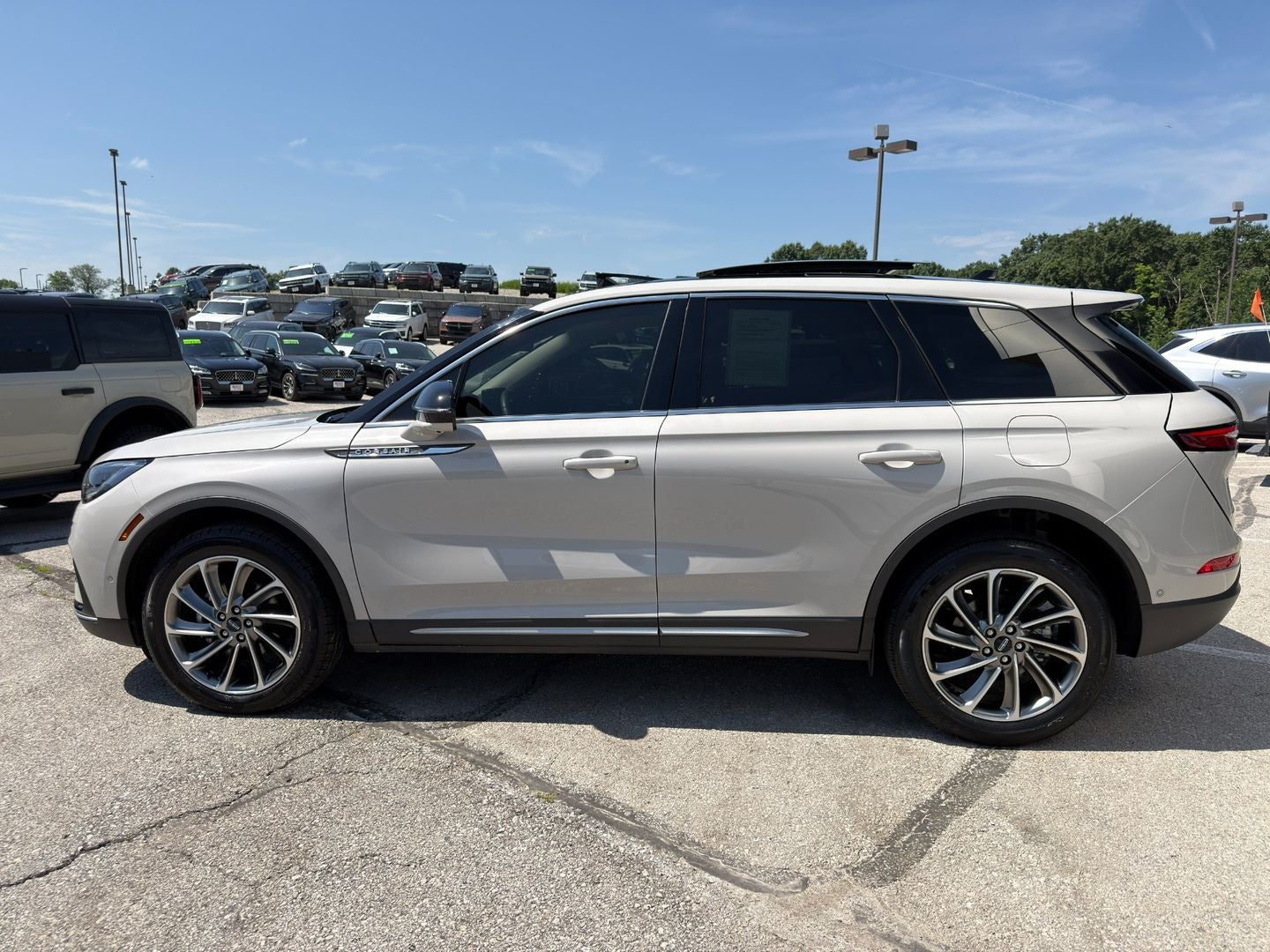 2023 Lincoln Corsair Standard