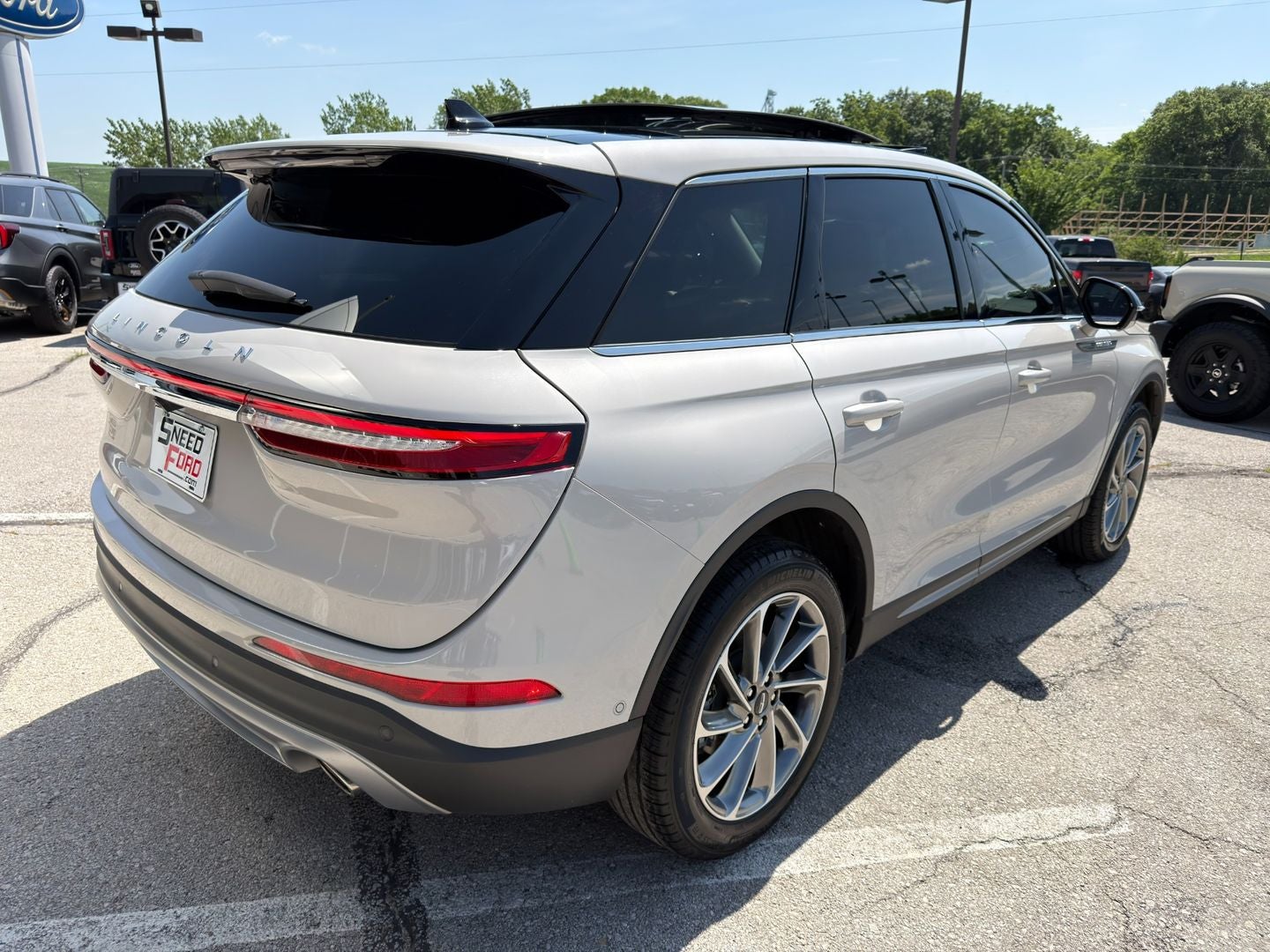 2023 Lincoln Corsair Standard