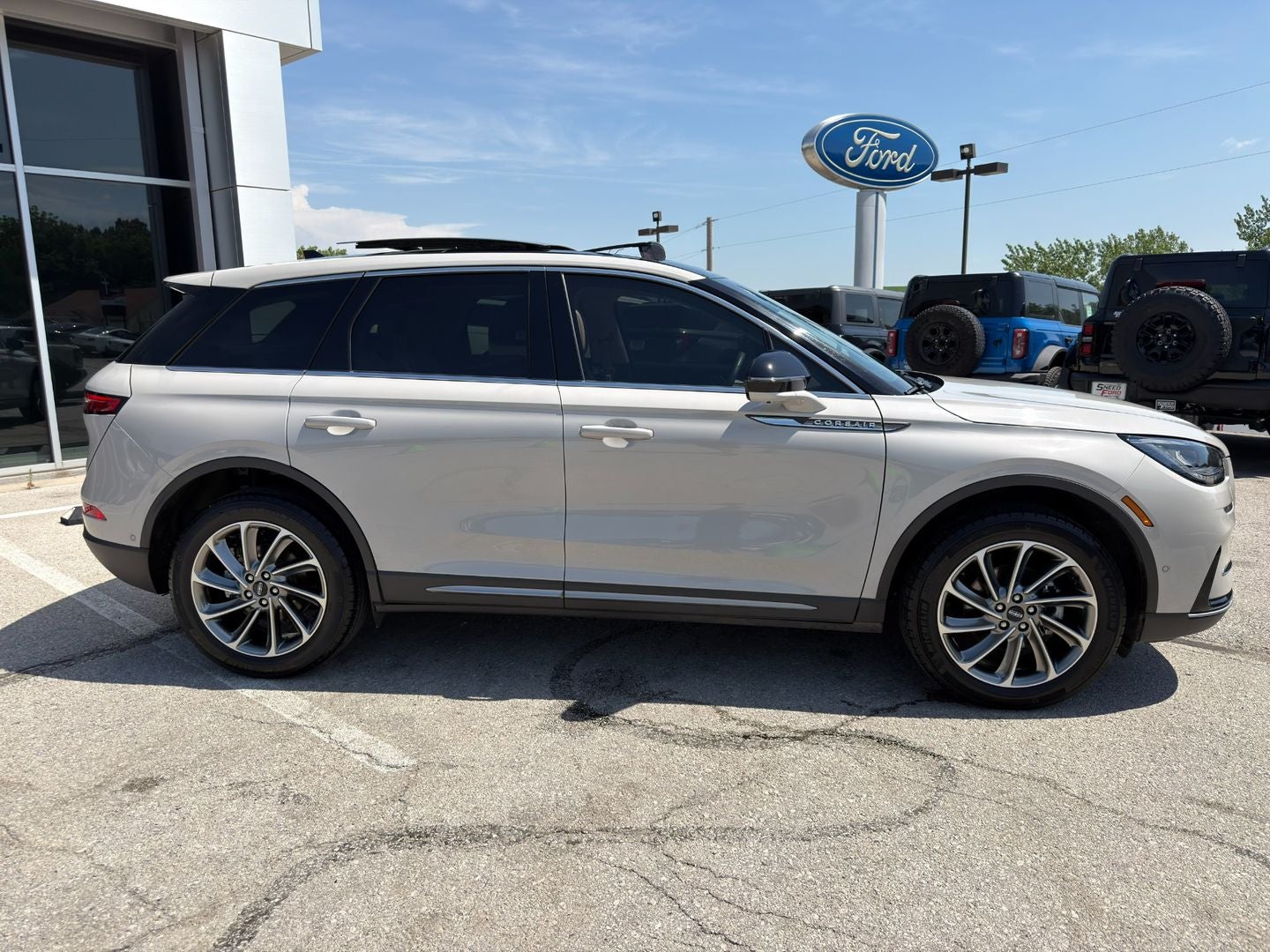 2023 Lincoln Corsair Standard
