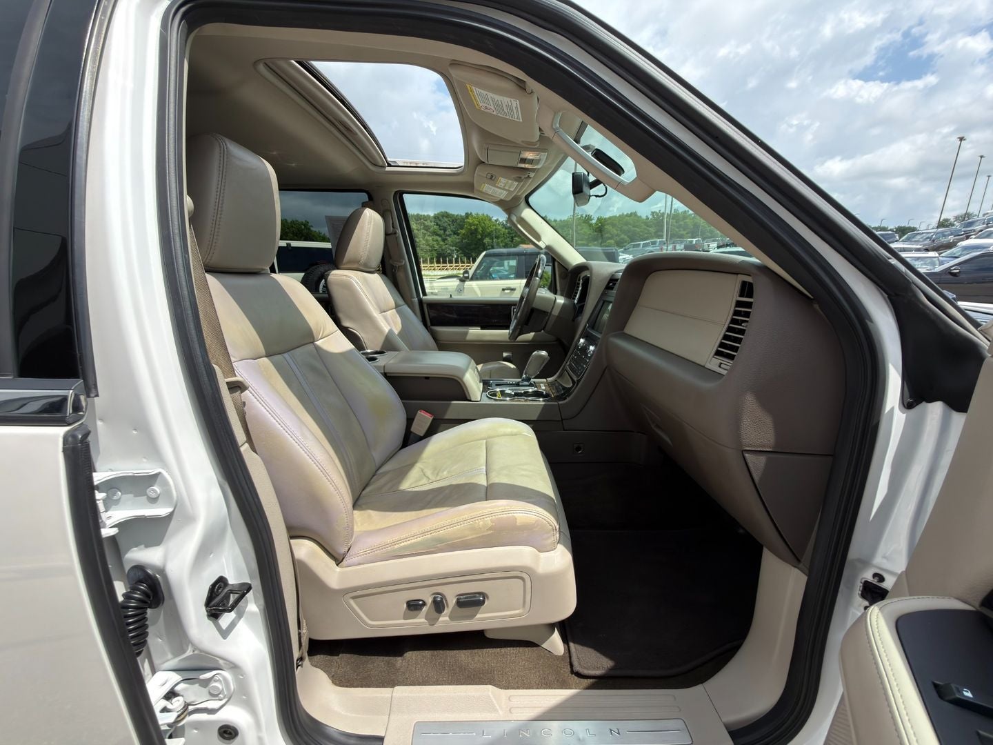 2017 Lincoln Navigator Select