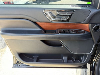 2019 Lincoln Navigator Select