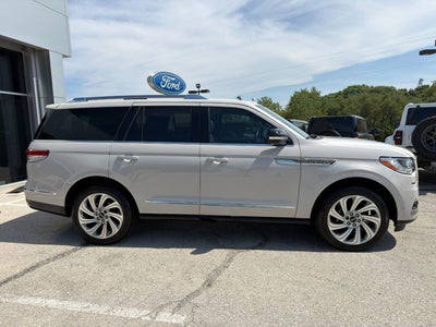 2024 Lincoln Navigator Premiere