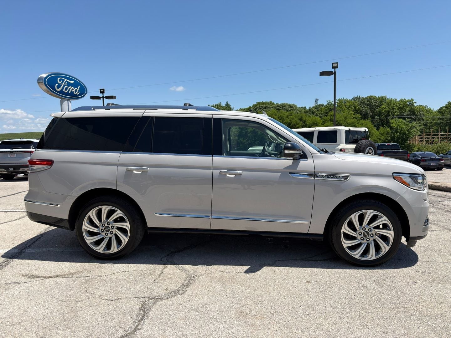 2024 Lincoln Navigator Premiere
