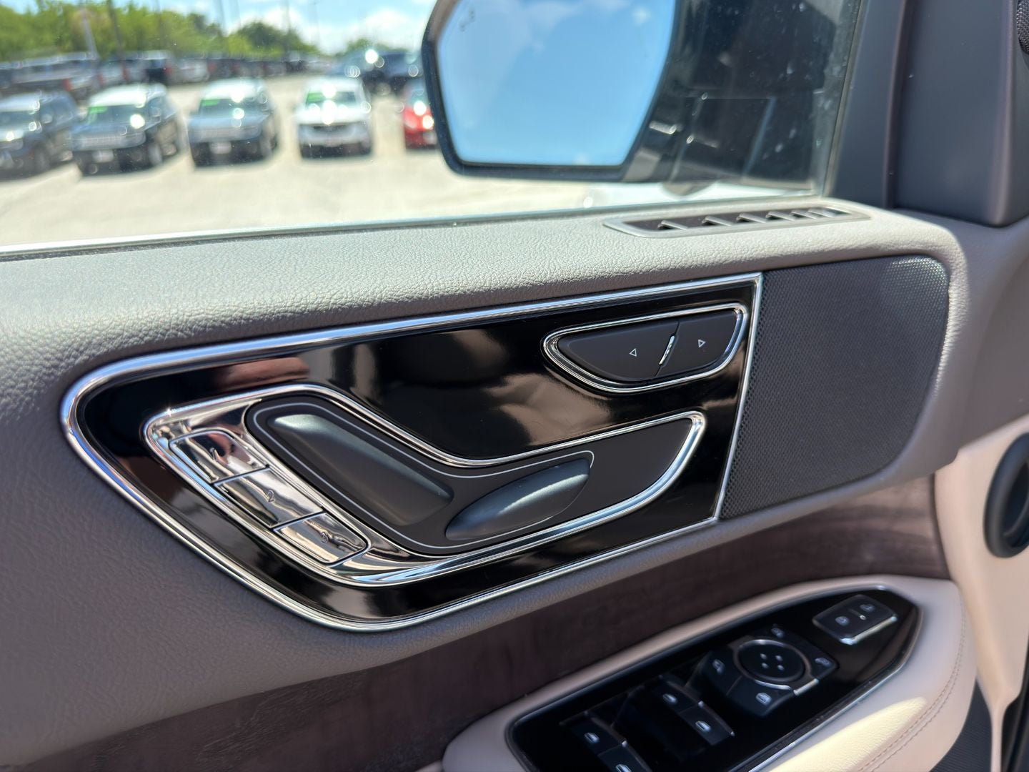 2024 Lincoln Navigator Premiere