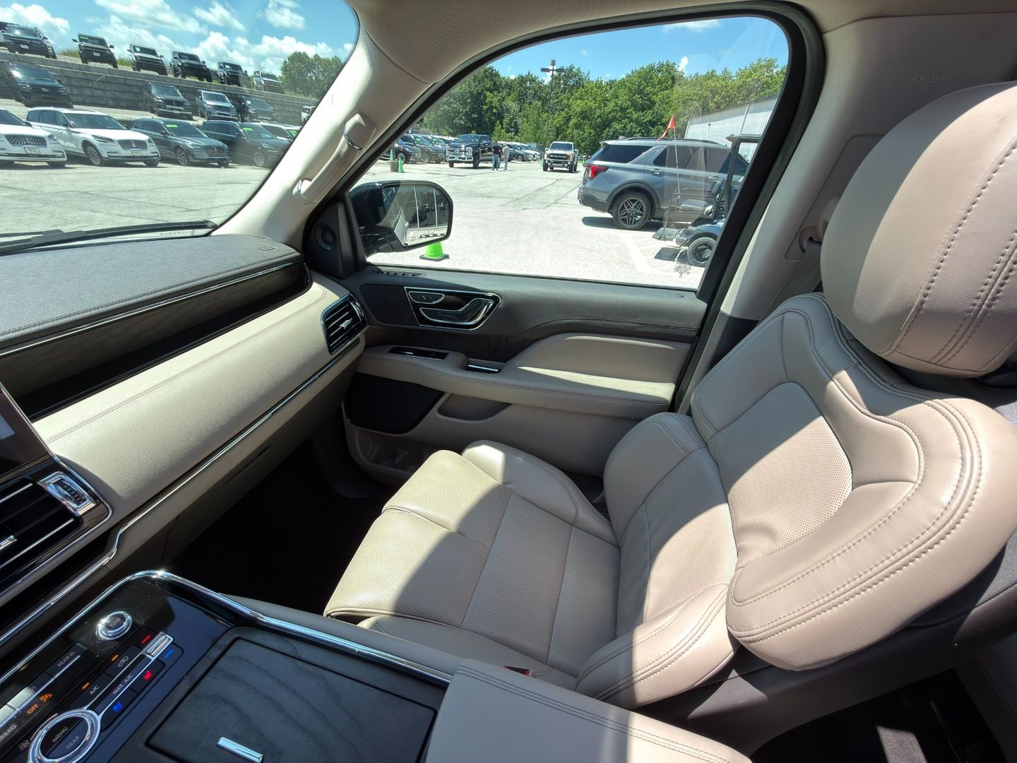 2024 Lincoln Navigator Premiere