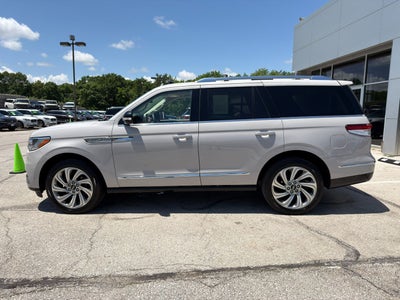 2024 Lincoln Navigator Premiere