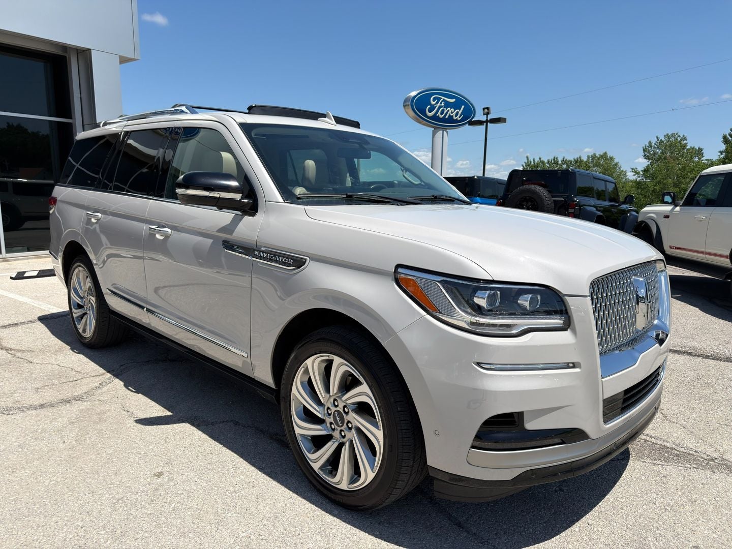 2024 Lincoln Navigator Premiere