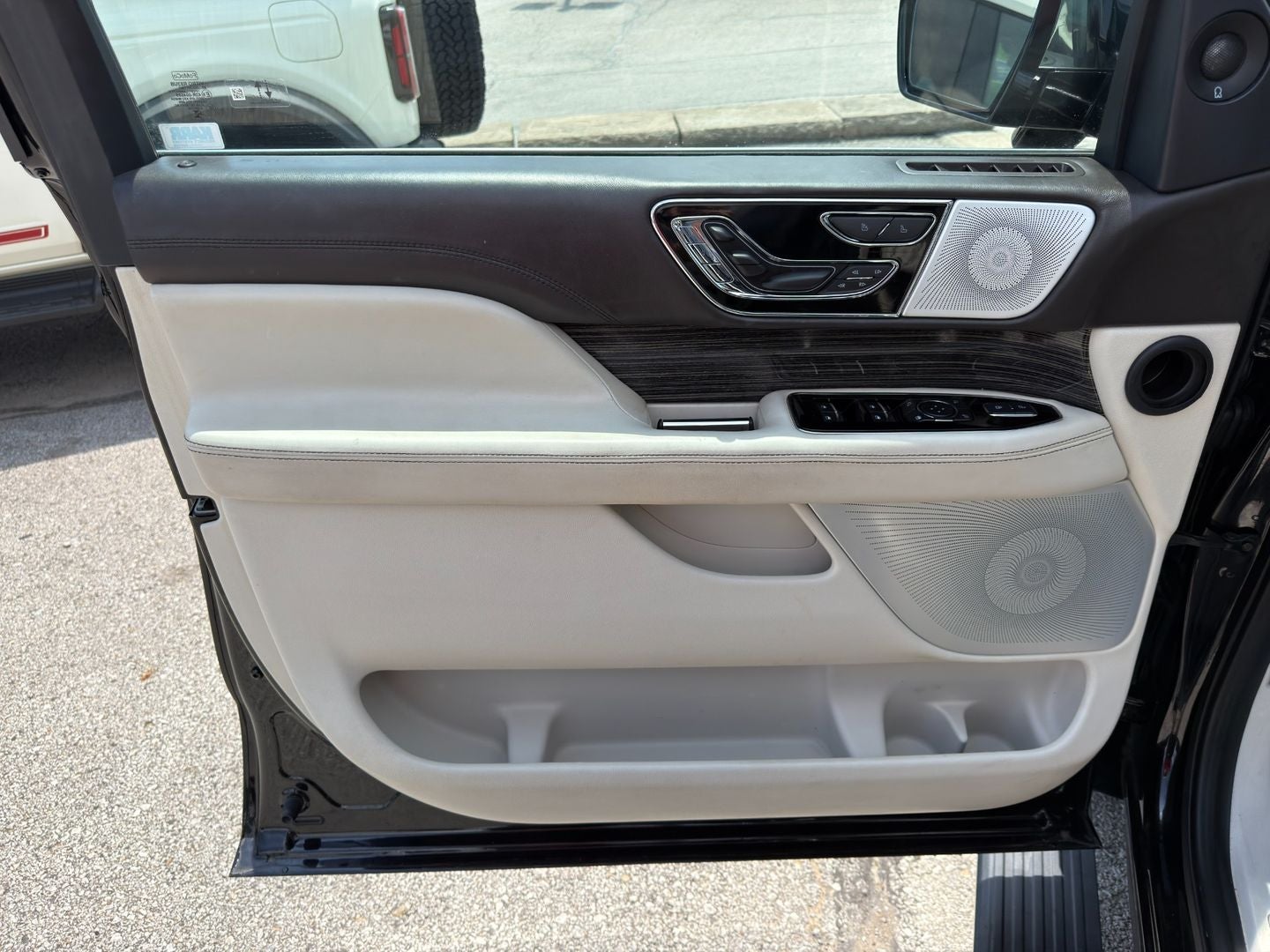 2023 Lincoln Navigator Black Label