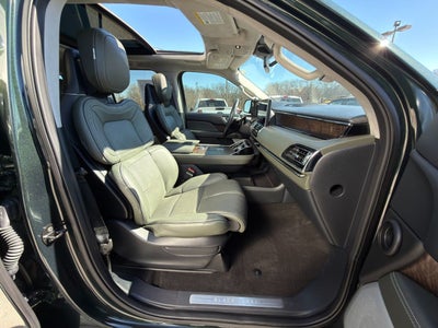 2022 Lincoln Navigator Black Label