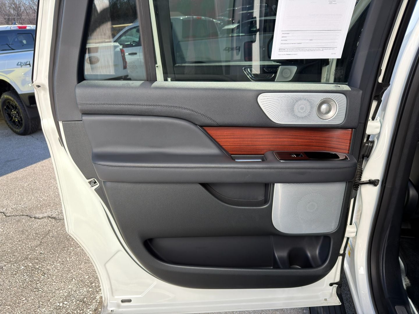 2024 Lincoln Navigator L Reserve