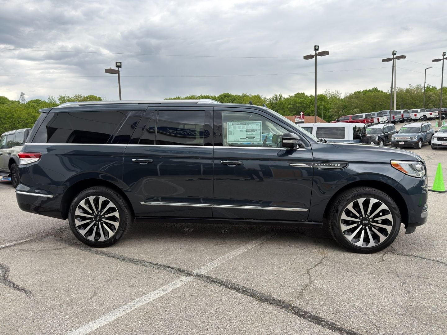 2024 Lincoln Navigator L Reserve