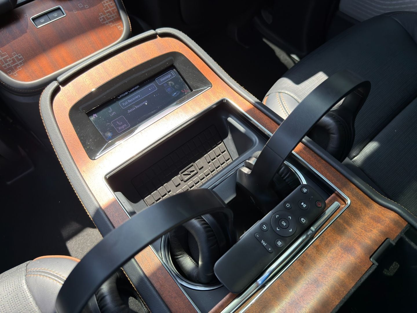 2025 Lincoln Navigator L Black Label